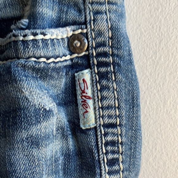 Lowrise Silver Jeans Bootcut with Holes - Picture 3 of 16